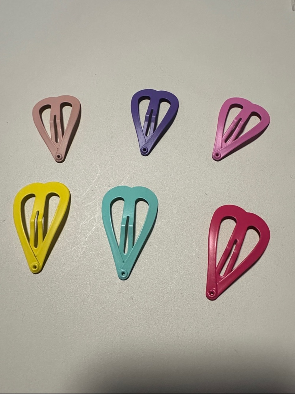 🎀Colorful Heart Snap Hair Clips - 6 Pack